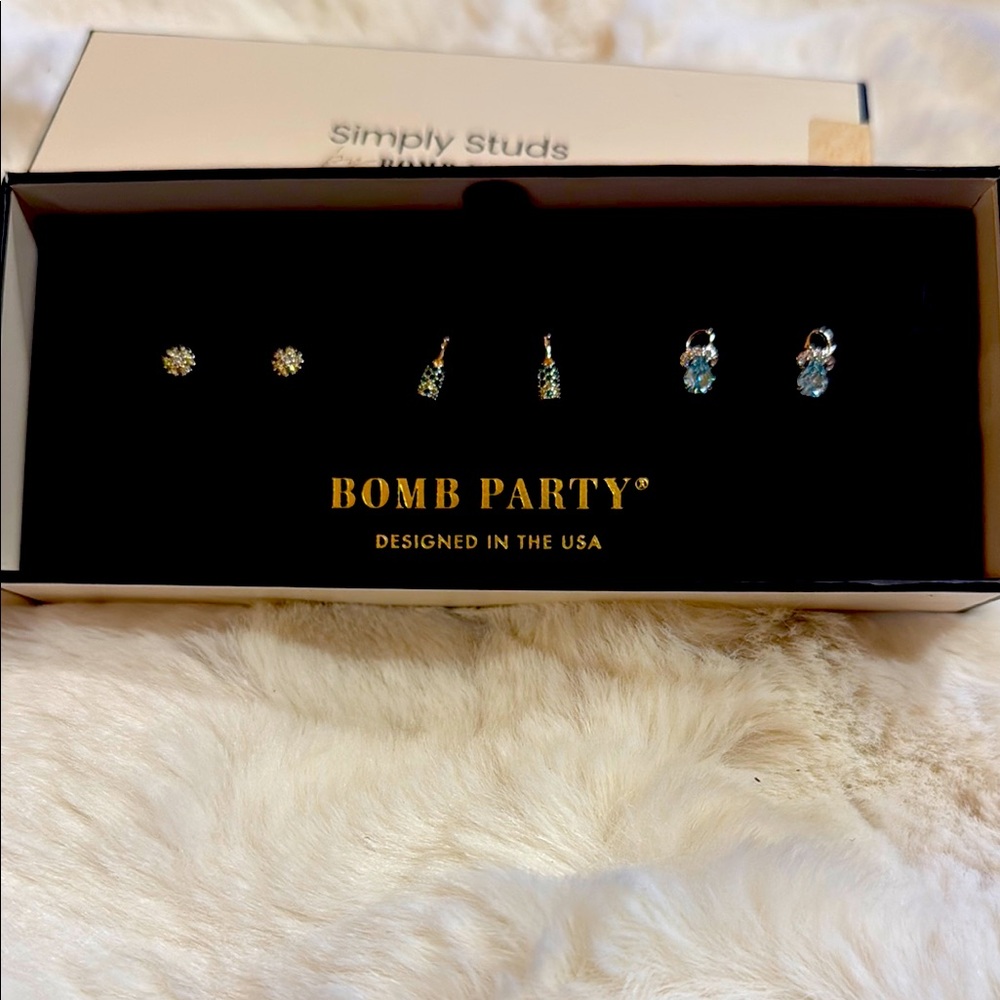 Simply Studs Earrings Set - Black and Gold